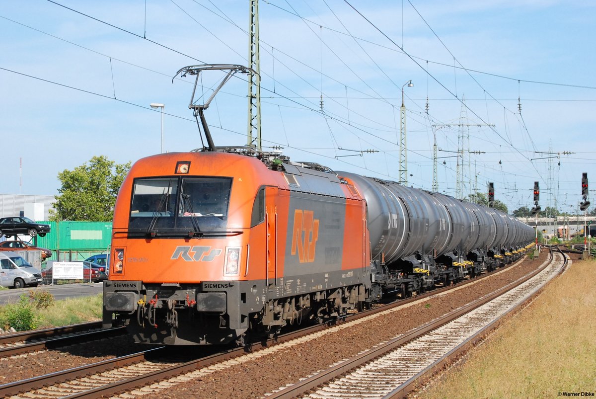 1216 901 (RTS) mit Kesselwagen-Ganzzug bei Mainz-Mombach - 22.08.2012