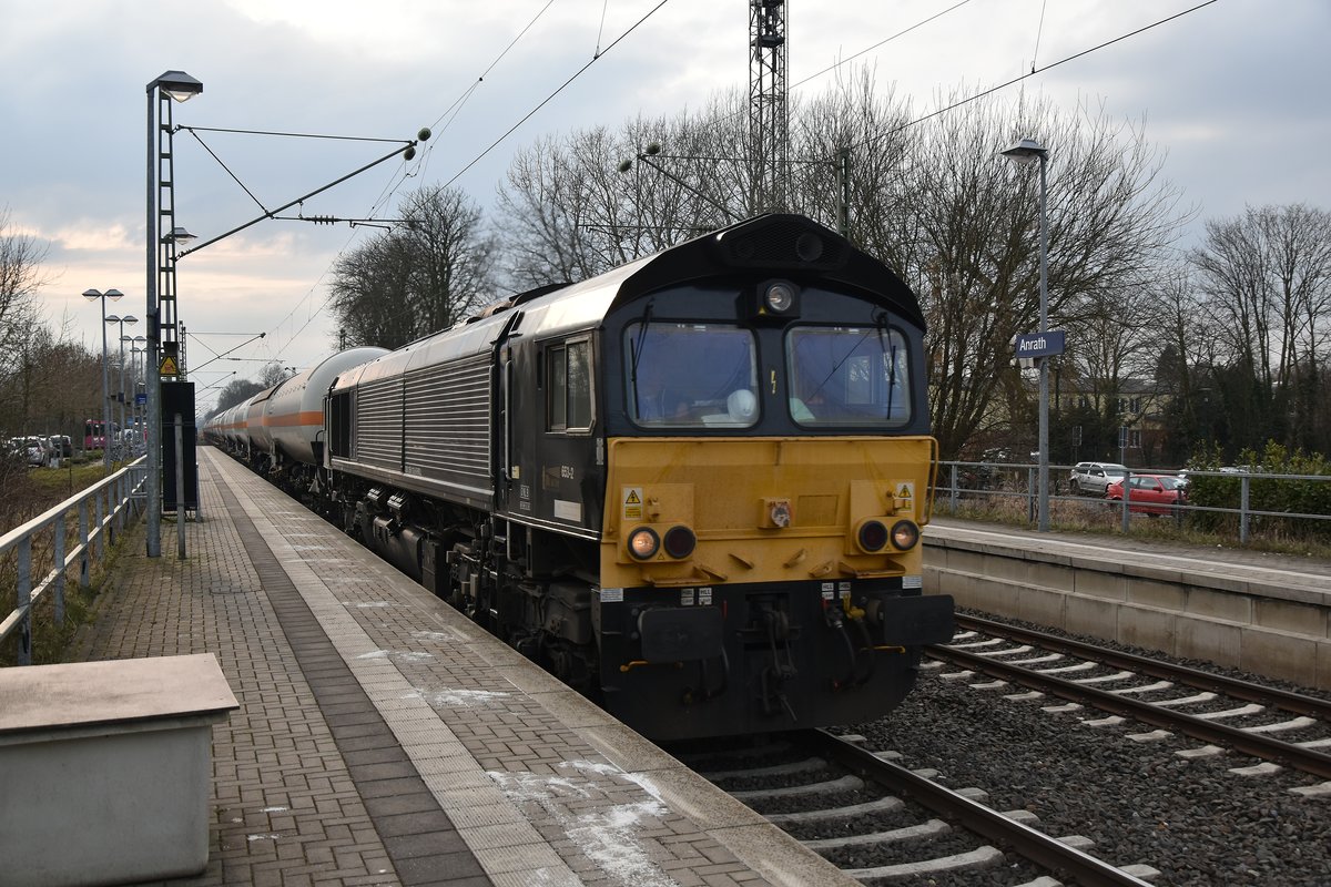 1266 112-2 kommt mir Flüssiggaswagen durch Anrath gen Duisburg gefahren am Dienstag den 6.3.2018