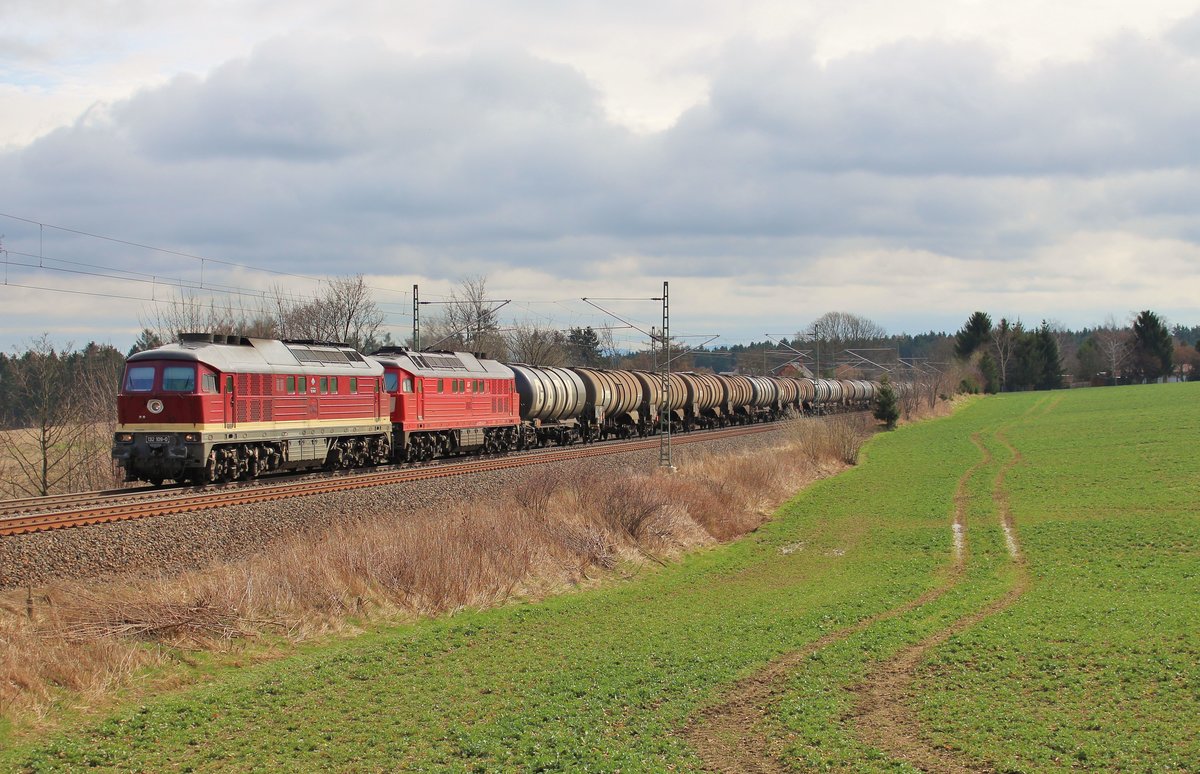 132 109-0 und 232 673-4 (LEG) mit DGS 52772 fuhr am 21.03.17 nach Marktredwitz. Hier ist der Zug bei Plauen/V. zu sehen.