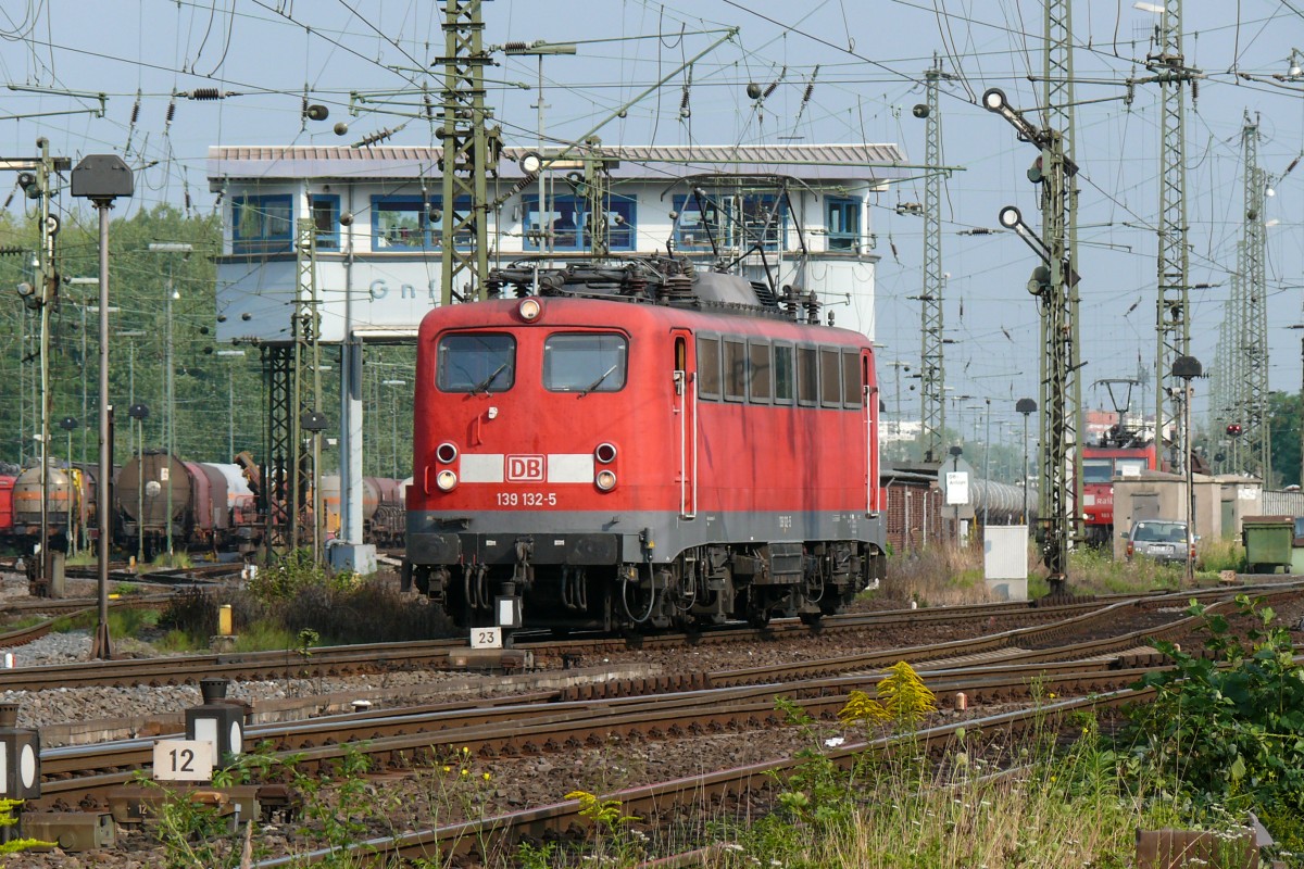 139 132-5 rangiert in Köln-Gremberg. Aufnahme vom 14/08/2009.