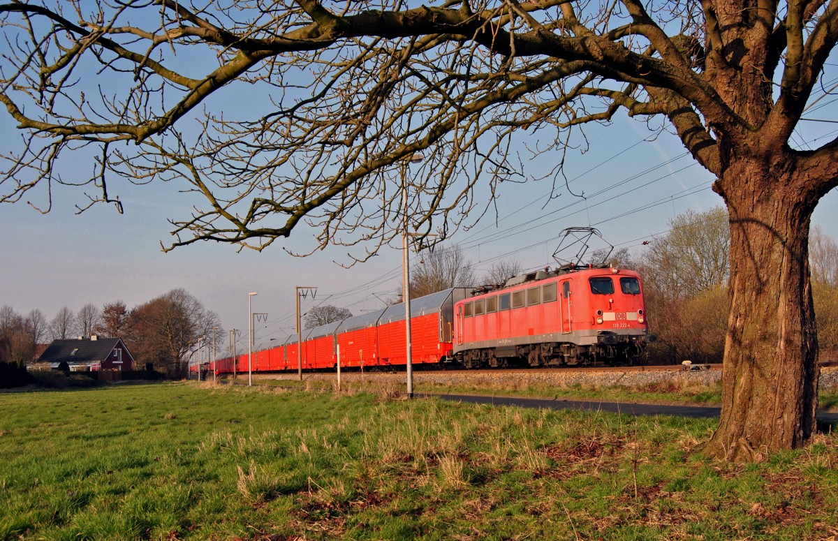 139 222-4 fuhr am 10.03.2014 mit einem Autozug von Emden nach Osnabrück, hier in Leer.