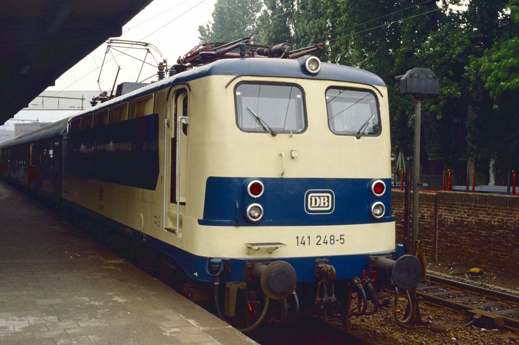 141 248 in Hagen Hbf. August 1990
