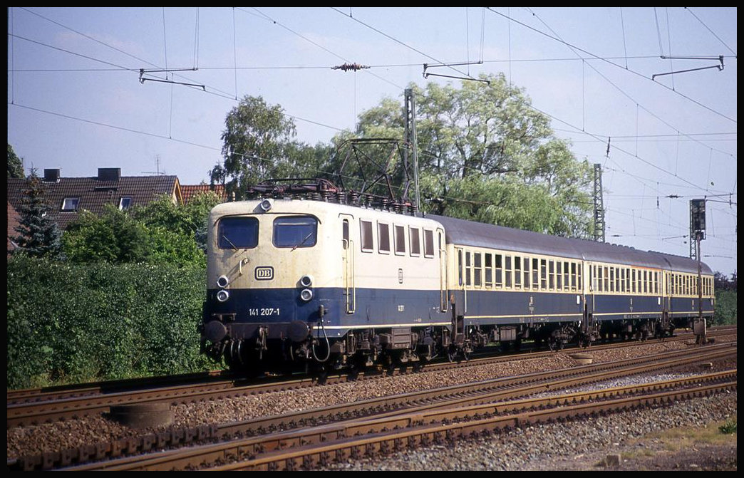 141207 mit N 7259 nach Münster kommt hier am 9.7.1993 um 17.13 Uhr in Rinkerode an.
