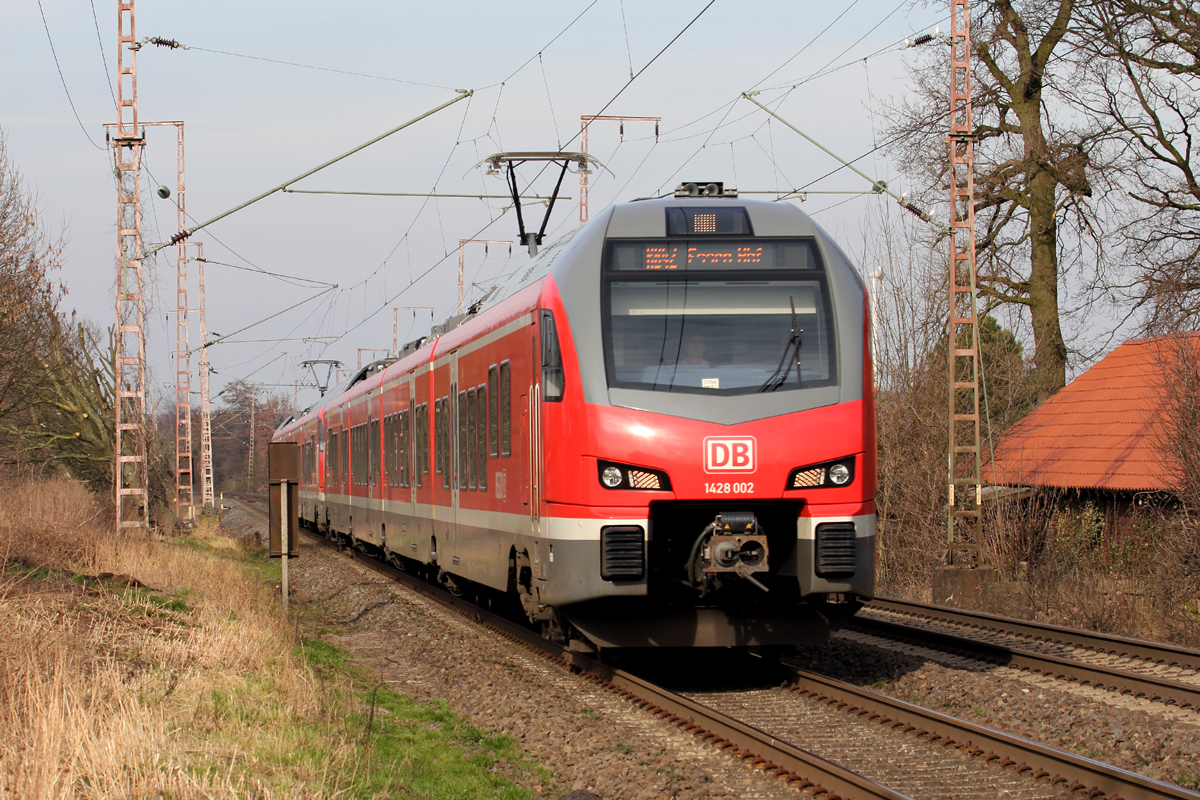 1428 002 als RB 42 nach Essen Hbf. auf der KBS 425 am BÜ 13,272km in Recklinghausen 13.2.2016 