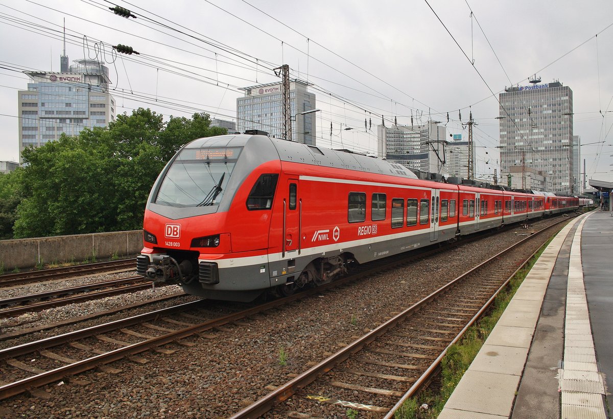 1428 003-6 und 1428 505-0 erreichen am 2.7.2017 als RE42 (RE11220)  Niers-Haard-Express  von Nottuln-Appelhülsen nach Mönchengladbach Hauptbahnhof den Essener Hauptbahnhof.