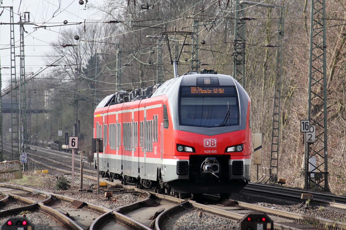 1428 005 als RB 42 nach Münster Hbf. bei der Einfahrt in Recklinghausen 3.4.2015