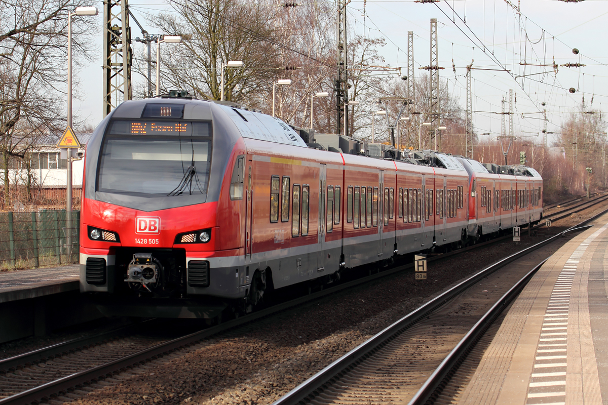 1428 505 als RB42 nach Essen Hbf. bei der Einfahrt in Recklinghausen-Süd 28.2.2015