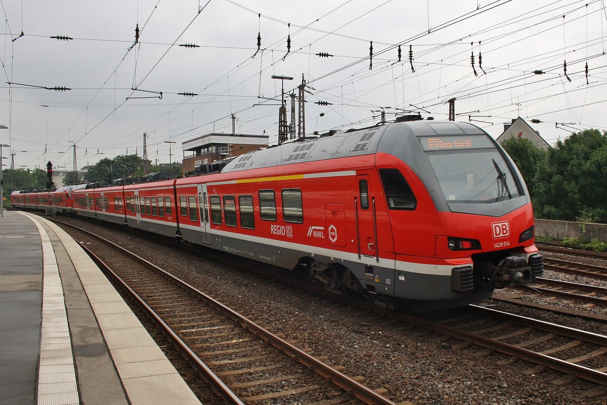 1428 514-2 und 1428 506-8 fahren am 2.7.2017 als RE42 (RE11225)  Niers-Haard-Express  von Mönchengladbach Hauptbahnhof nach Nottuln-Appelhülsen aus dem Essener Hauptbahnhof aus.