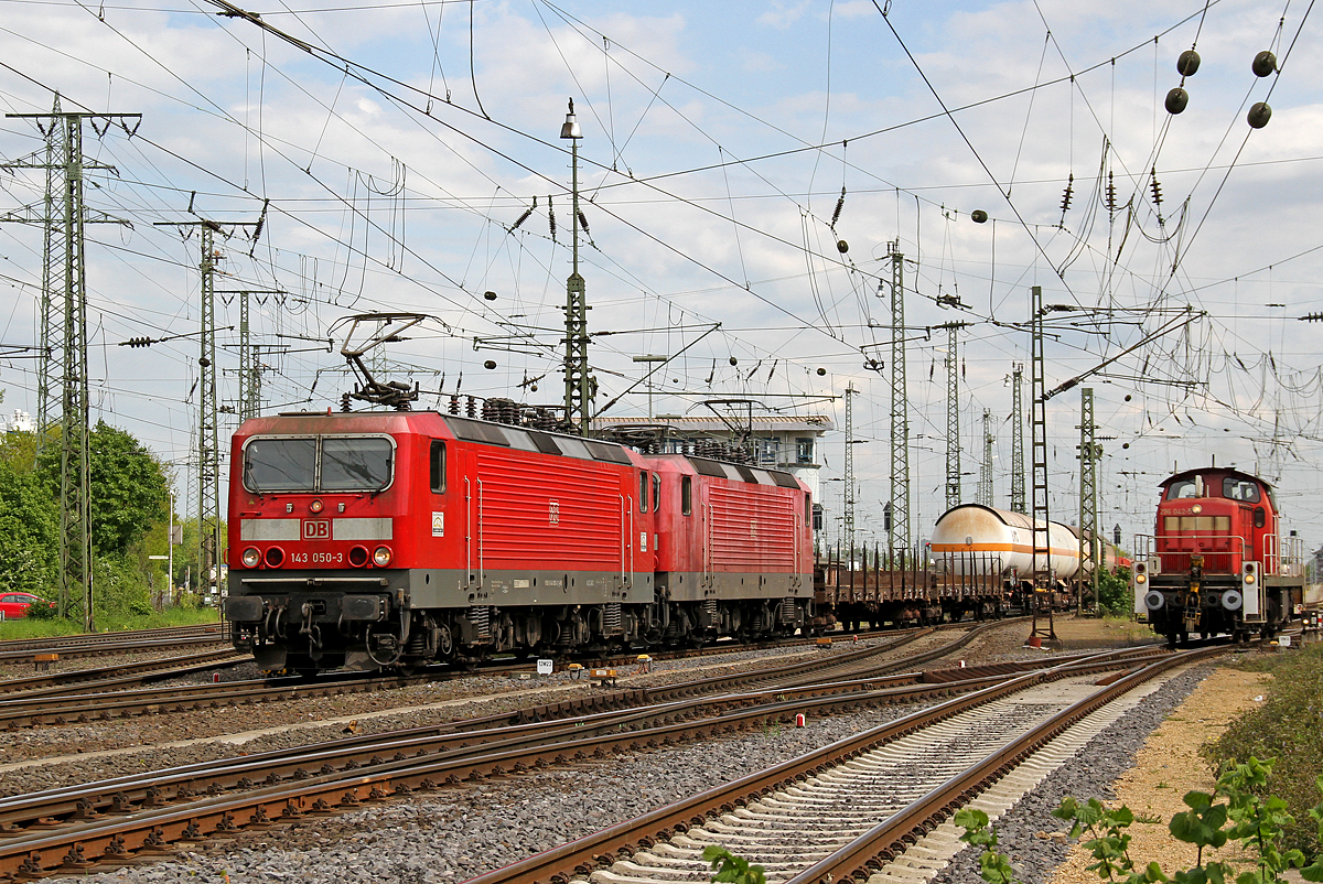 143 050 & 143 326 in Gremberg am 11.05.2017