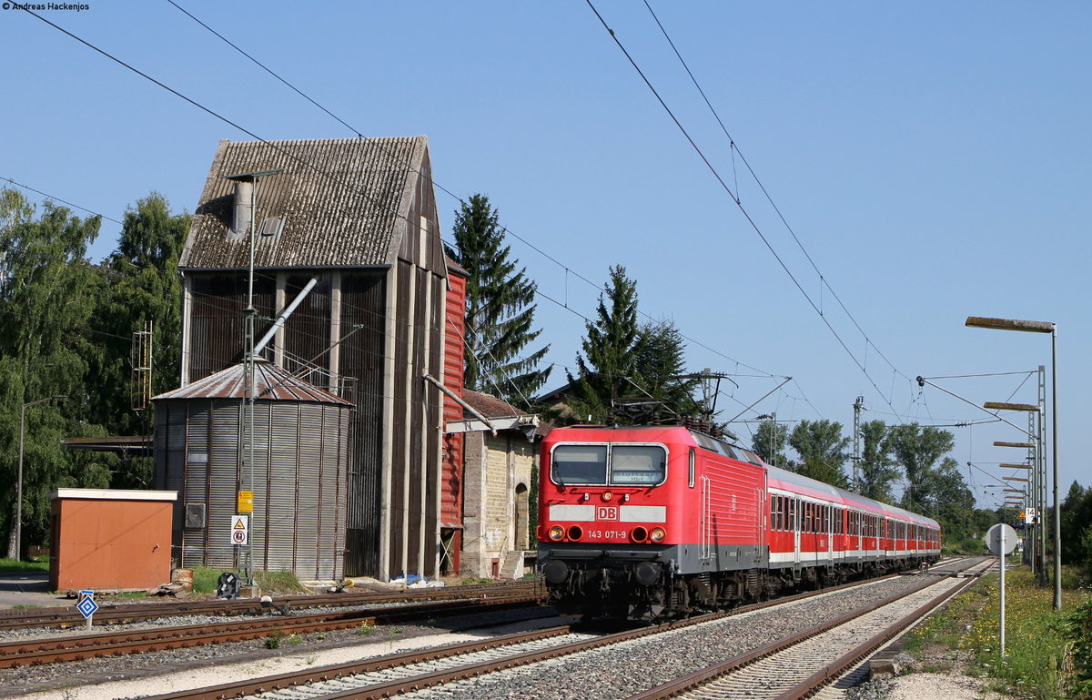 143 071-9 mit dem RE 4927 (Würzburg Hbf-Stuttgart Hbf) in Geroldshausen 15.8.16