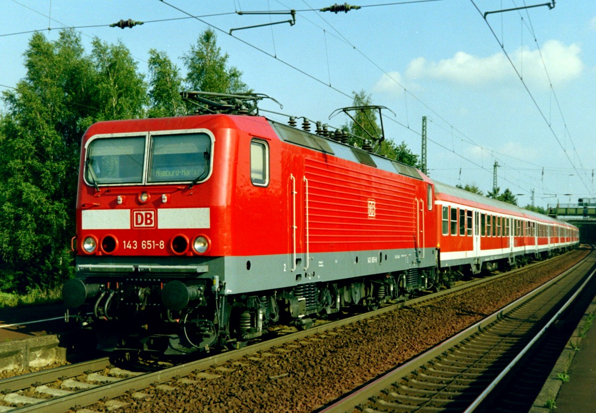 143 651 mit RB 24224 (Lneburg–Hamburg-Harburg) am 27.09.2006 in Ashausen