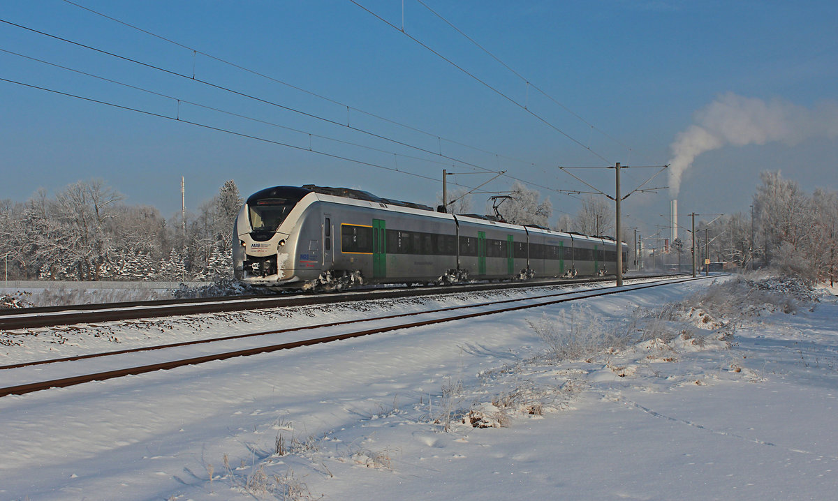 1440 714 der MRB fährt mit der RB 26910 (Dresden Hbf - Zwickau (Sachs) Hbf) an dem kalten morgen des 19.01.2017 durch die Ortslage von Mosel.