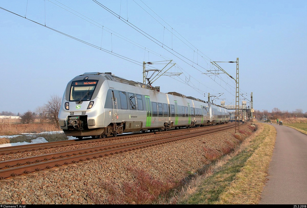 1442 618 und 1442 111 (Bombardier Talent 2) der S-Bahn Mitteldeutschland (DB Regio Südost) als S 37354 (S3) von Leipzig-Connewitz nach Halle(Saale)Hbf fahren in Schkeuditz West auf der Bahnstrecke Magdeburg–Leipzig (KBS 340). [25.3.2018 | 17:53 Uhr]