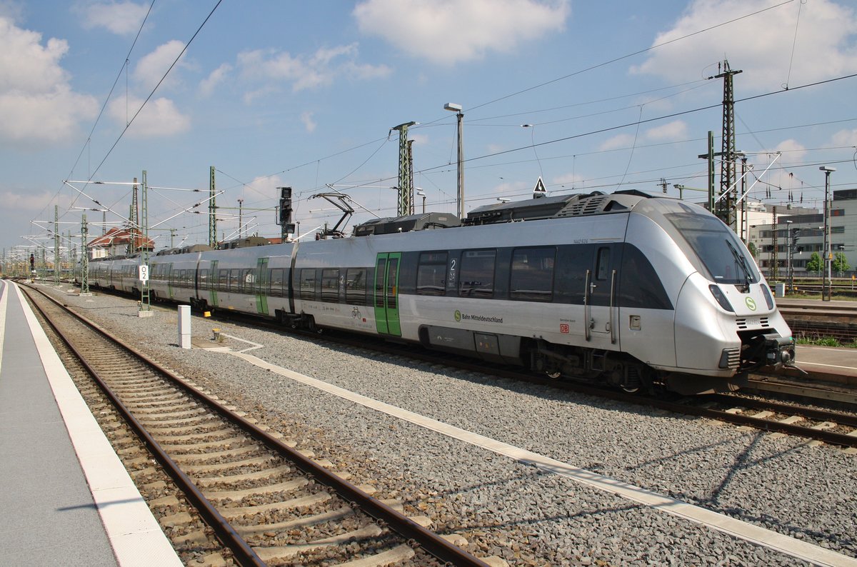 1442 624-1 und 1442 709-0 warten am 13.5.2017 während einer Werkstattfahrt im Leipziger Hauptbahnhof auf Abfahrt. 