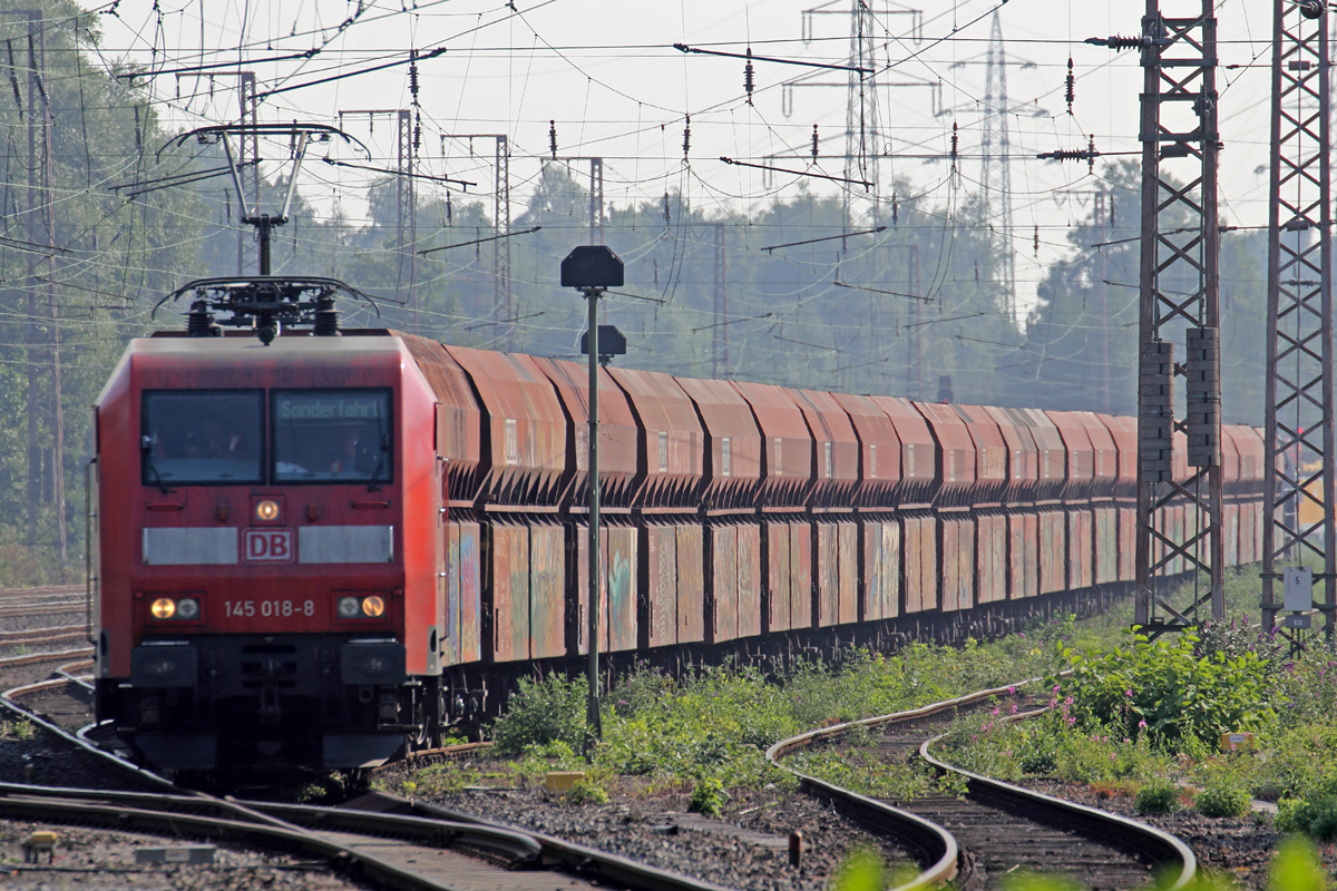 145 018-8 durchfährt den Rangierbereich in Recklinghausen-Ost 15.9.2016