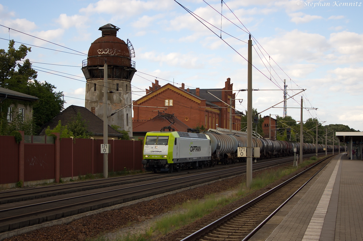 145 094-9 Captrain Deutschland GmbH für ITL - Eisenbahngesellschaft mbH mit einem Kesselzug  Dieselkraftstoff oder Gasöl oder Heizöl (leicht) , bei der Durchfahrt in Rathenow und fuhr in Richtung Stendal weiter. 22.06.2014