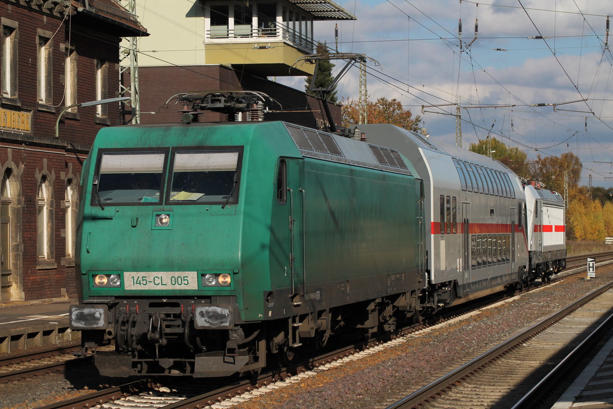 145-CL 005 mit einem IC2 Dosto und 147 558 am 02.11.2018 in Eichenberg.