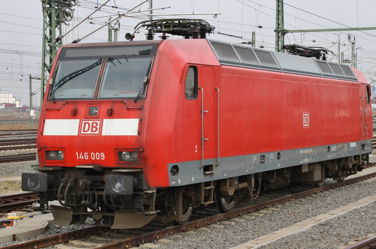 146 009 steht am 27.1.2018 abgestellt vor dem Leipziger Hauptbahnhof.