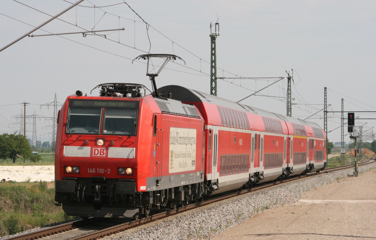 146 110 mit RE 26511 (Offenburg–Basel Bad Bf) am 08.05.2011 in Schliengen