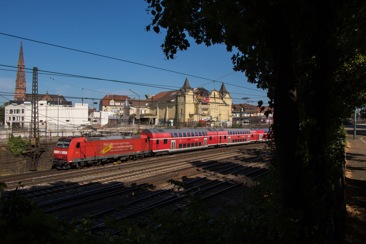 146 115-1 mit einem RE gen Basel. Aufgenommen am 30. Juli 2018 in Offenburg. 