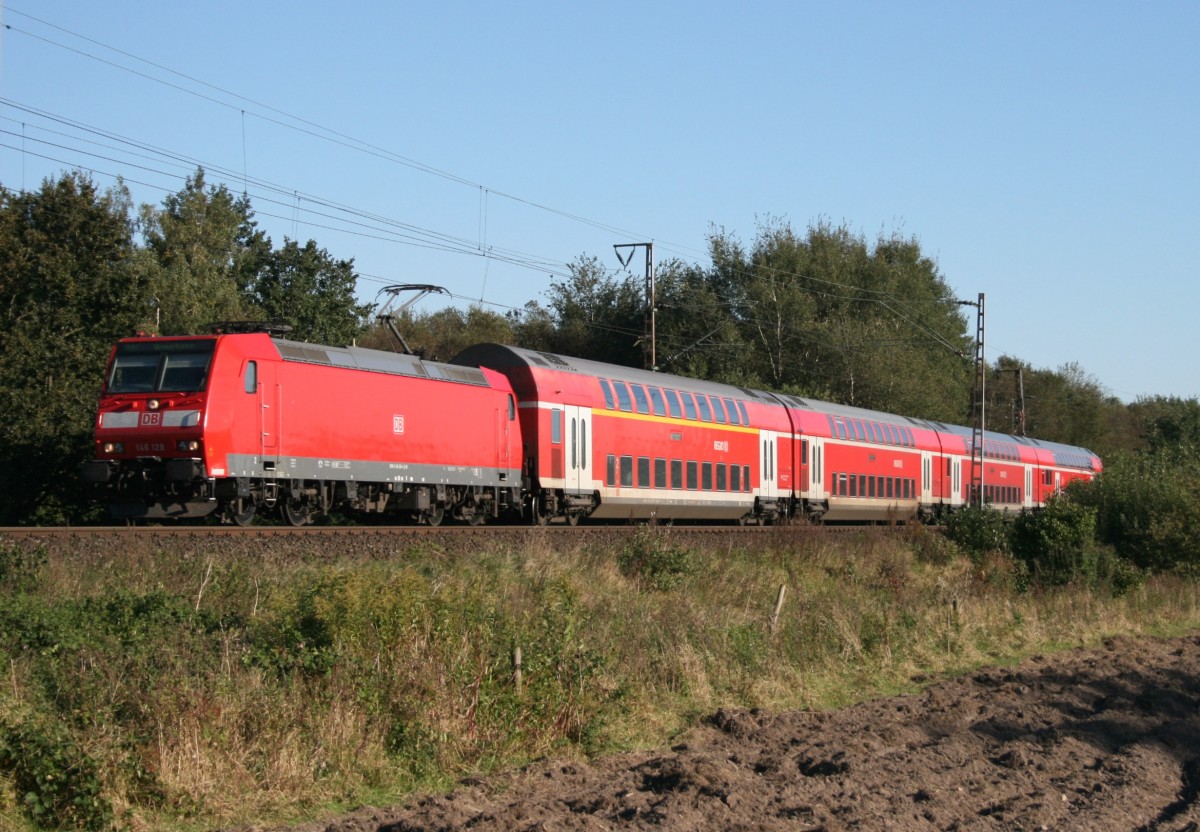146 128 mit RE 4468 (Osnabrck Hbf–Bremerhaven-Lehe) am 02.10.2013 zwischen Lunestedt und Loxstedt
