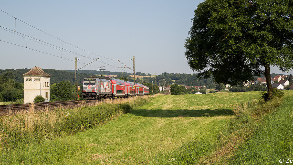 146 227-4 zieht am 05.07.2015 IRE 4223 bei Westerstetten.