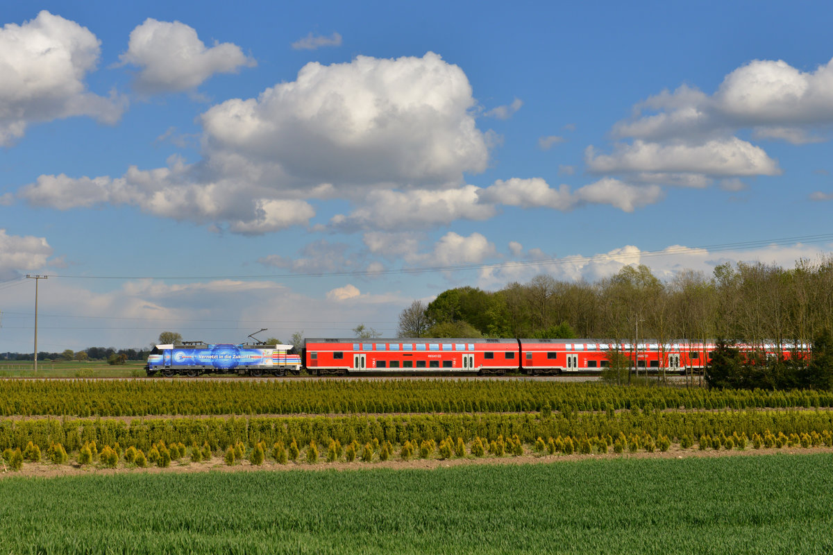 146 247 mit einem RE am 25.04.2016 bei Wallersdorf. 