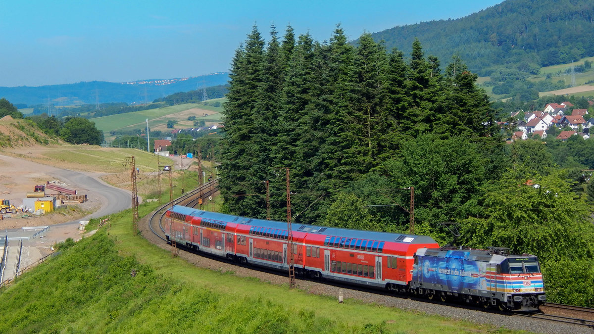 146 247  Vernetzt in die Zukunft  konnte ich noch vor Schließung der Spessartrampe am 10.06.2017 in Hain fotografieren. 