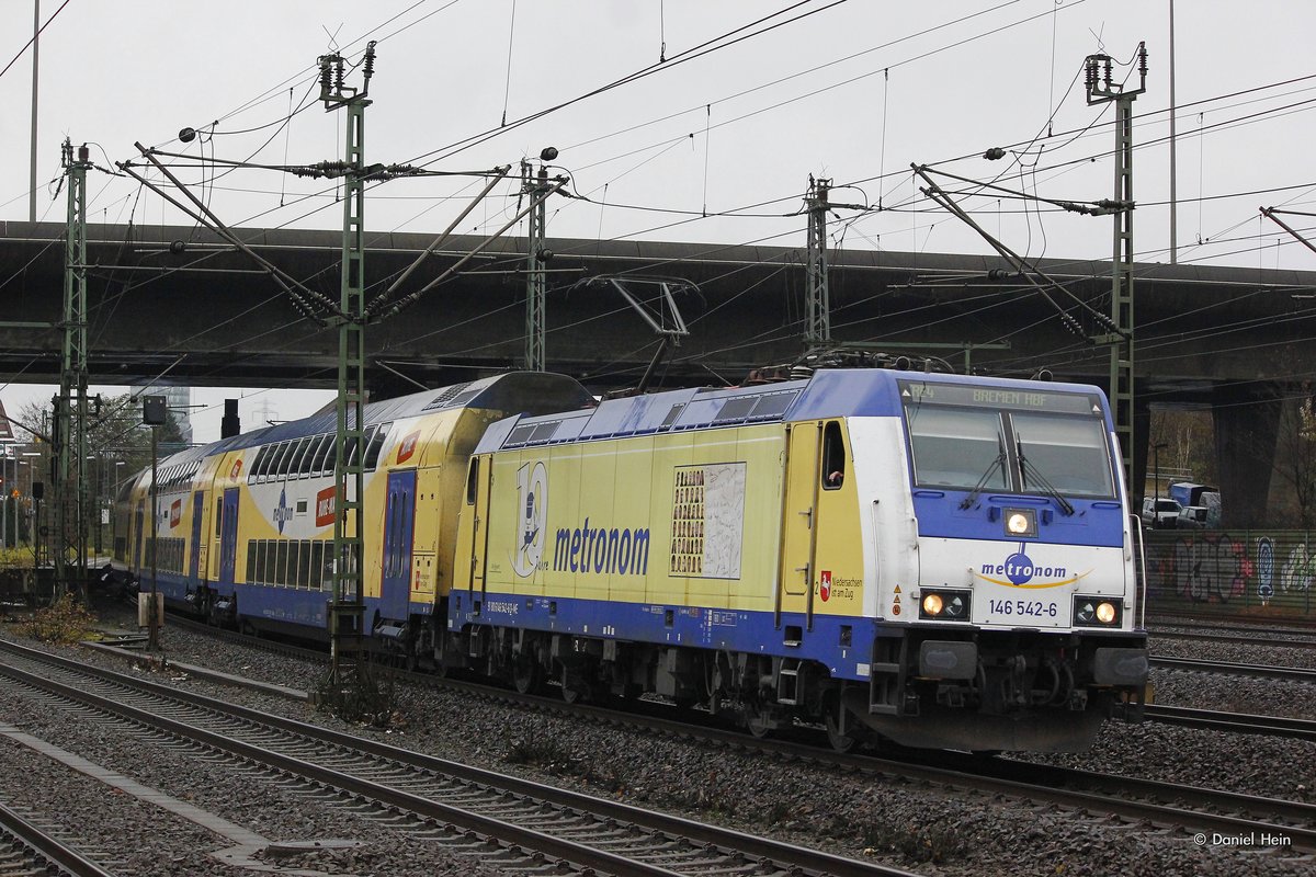 146 542-6  10 Jahre Metronom  mit RE4 in Hamburg Harburg, am 15.11.2016.