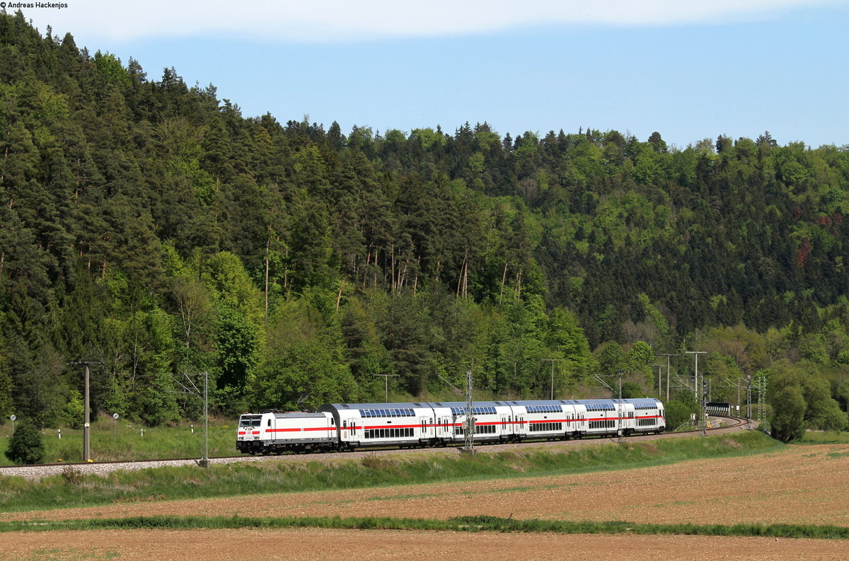 146 554-1 mit dem RE 51936 (Singen(Htw)-Stuttgart Hbf) bei Neckarhausen 16.5.17