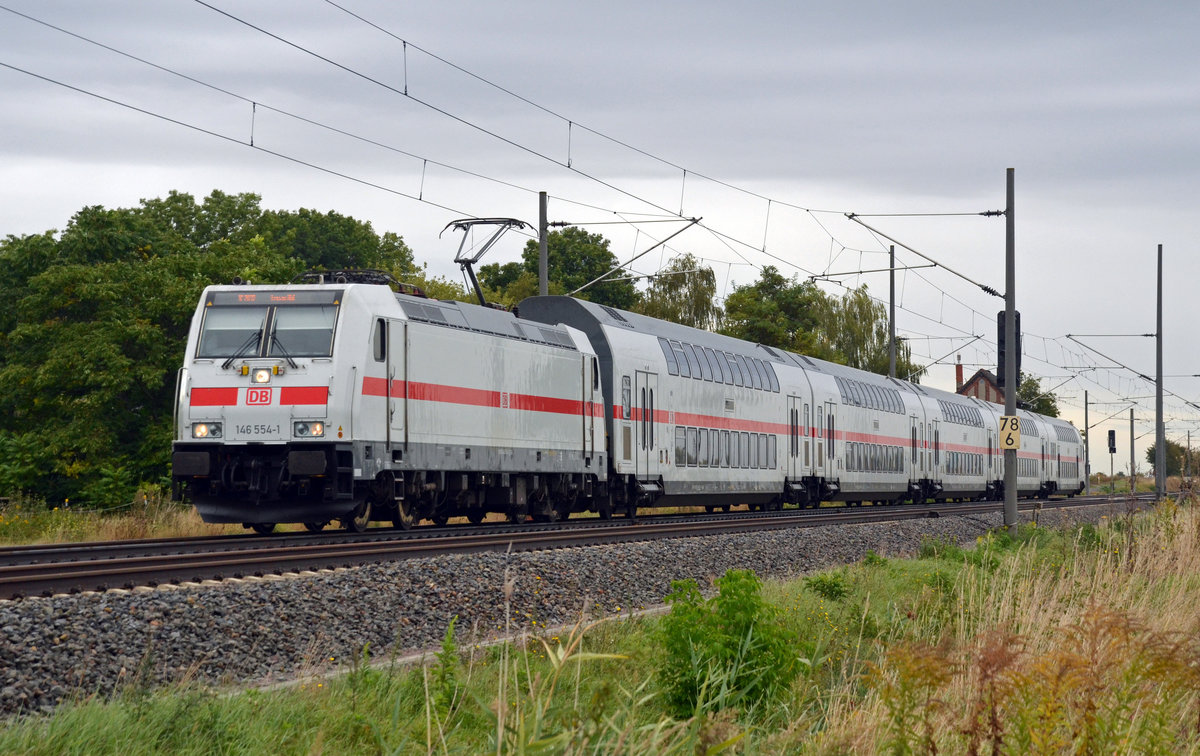 146 554 führte am 30.09.16 den IC 2037 aus Norddeich Mole durch Braschwitz nach Leipzig.