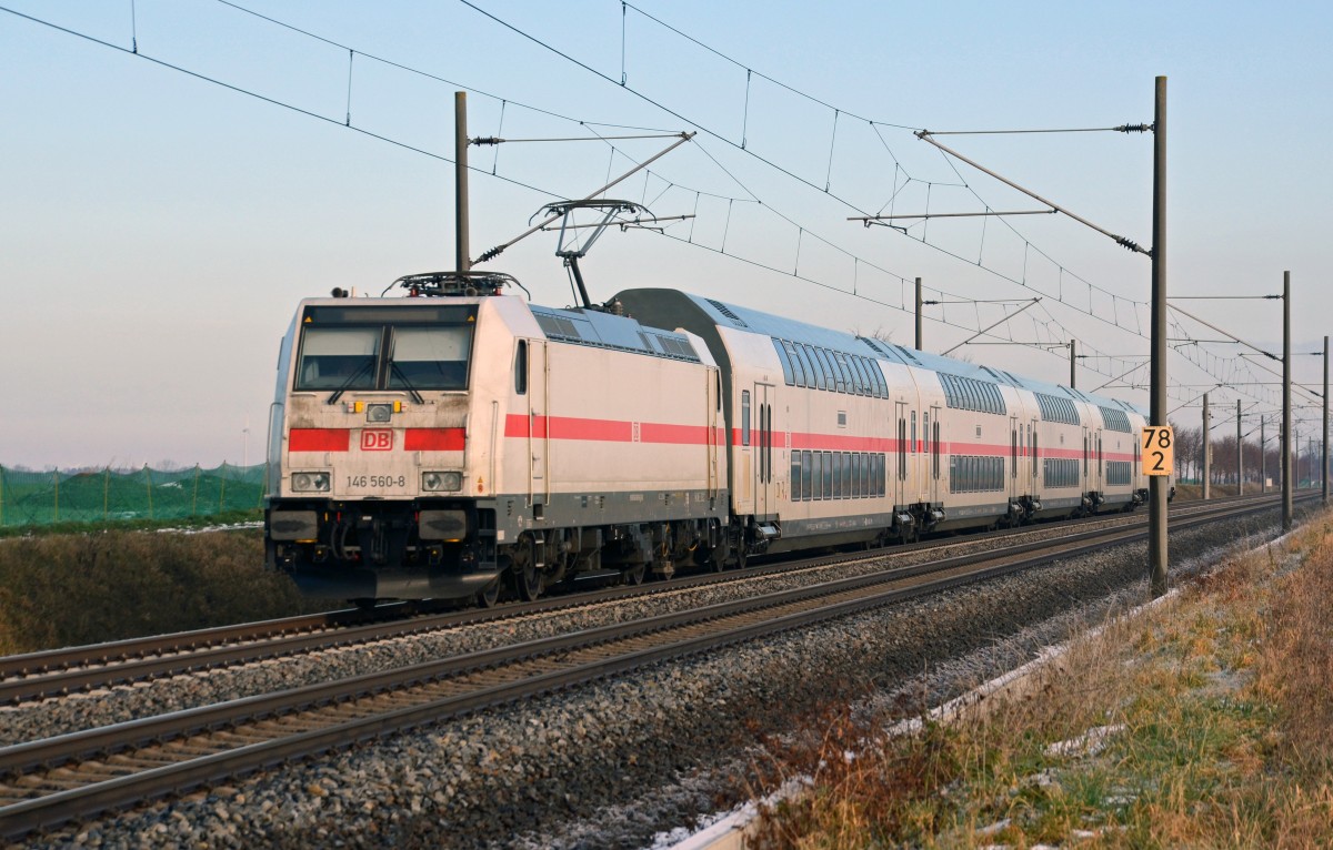 146 560 zog den seit dem Fahrplanwechsel planmäßig als IC-Doppelstockzug gefahrenen IC 2035 am 09.01.16 durch Braschwitz nach Leipzig.