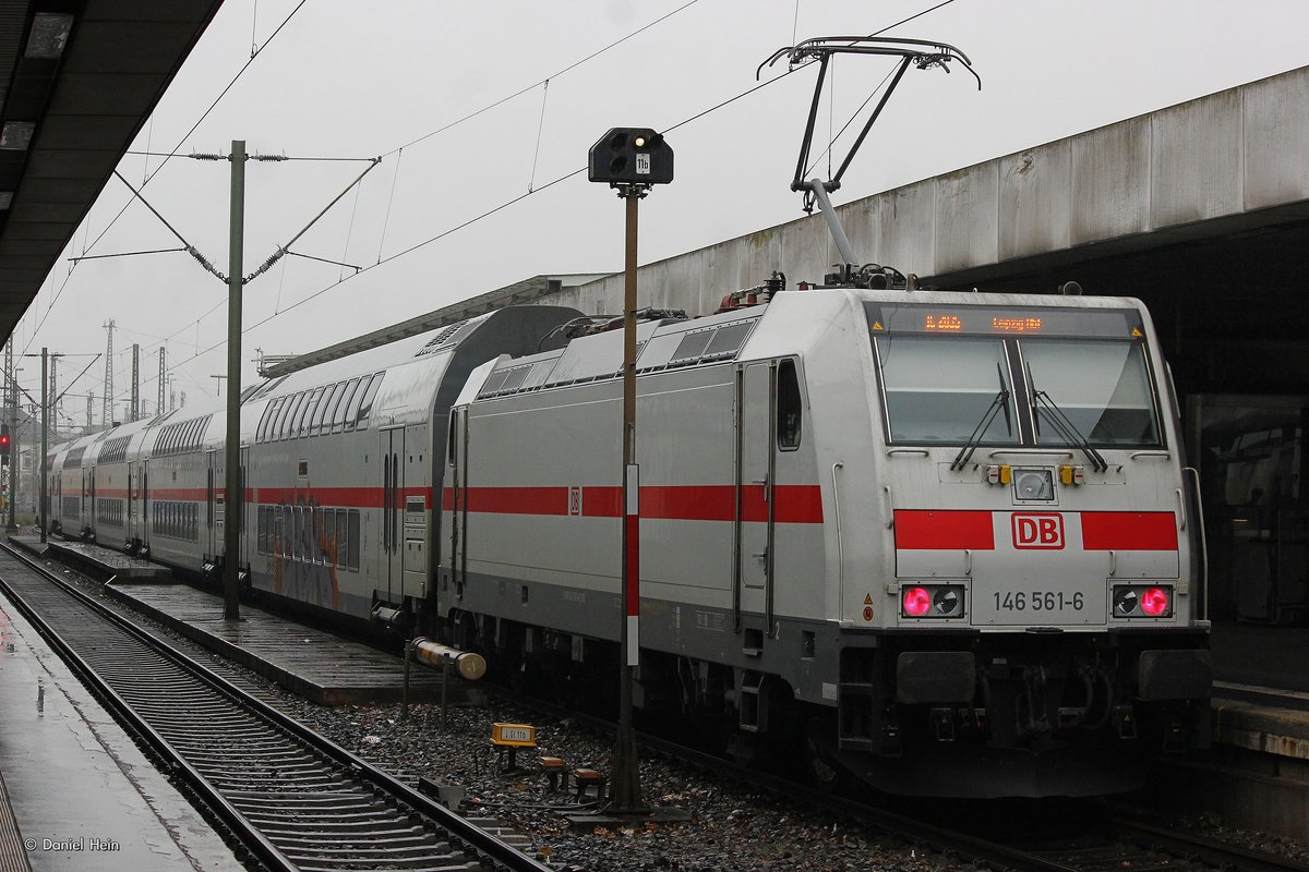 146 561-6 mit IC2035 in Hannover Hbf, am 15.11.2016.