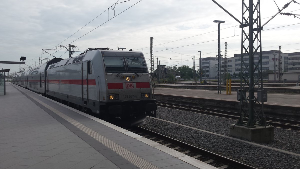 146 564-0 IC2 Einfahrt Leipzig Hbf 21.05.2016