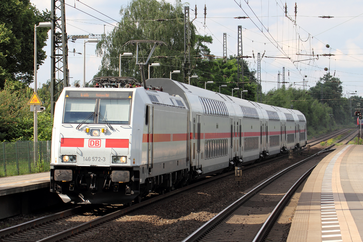 146 572-3 mit IC 2205 nach Koblenz Hbf. durchfährt Recklinghausen-Süd 6.7.2016