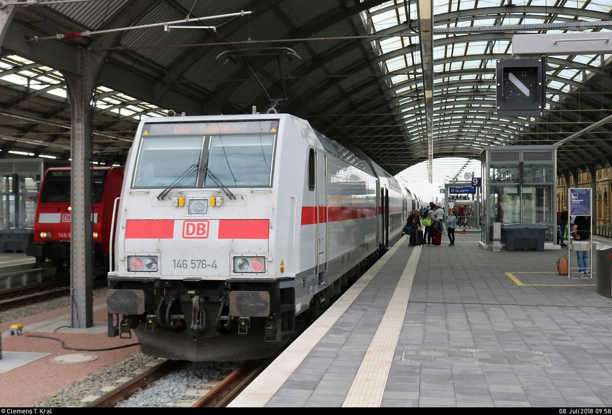 146 576-4 DB als IC 2033 (Linie 56) von Bremen Hbf nach Leipzig Hbf steht in Halle(Saale)Hbf auf Gleis 9.
[8.7.2018 | 9:58 Uhr]
