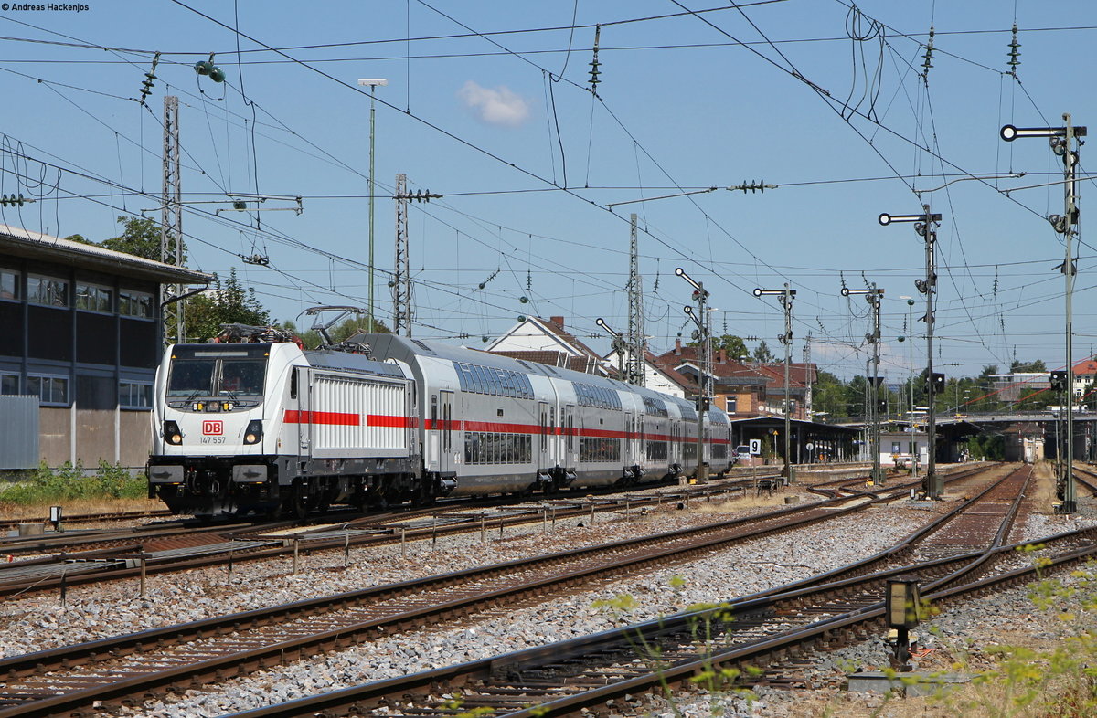 147 557-3 mit dem DbZ 80788 (Stuttgart Hbf-Konstanz) in Villingen 26.7.18
