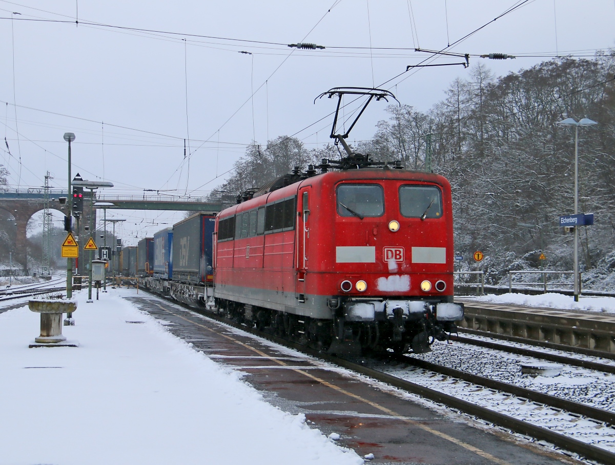 151 149-2 mit KLV-Zug in Fahrtrichtung Norden. Aufgenommen in Eichenberg am 17.01.2016.