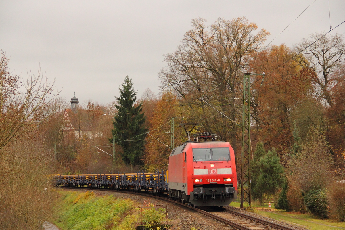 152 019-6 DB Cargo mit Langschienen in Schney am 22.11.2013. 