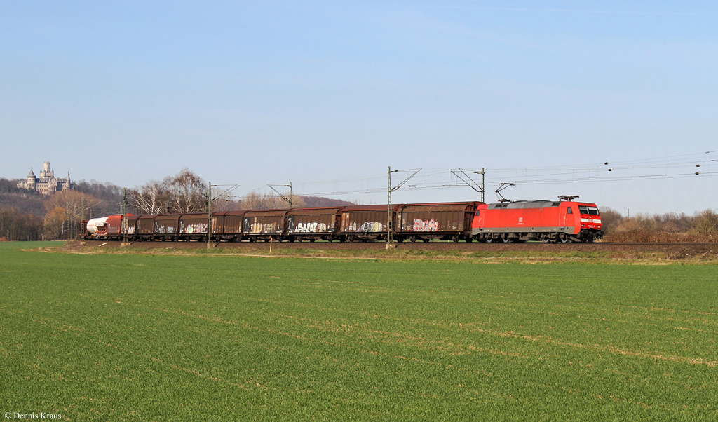 152 030 mit Güterzug am 01.04.2016 bei Elze.