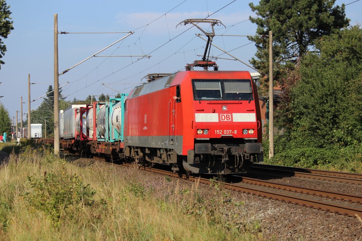 152 037-8 mit KLV-Zug aus Kiel am 08.09.2016 in Neumünster.
