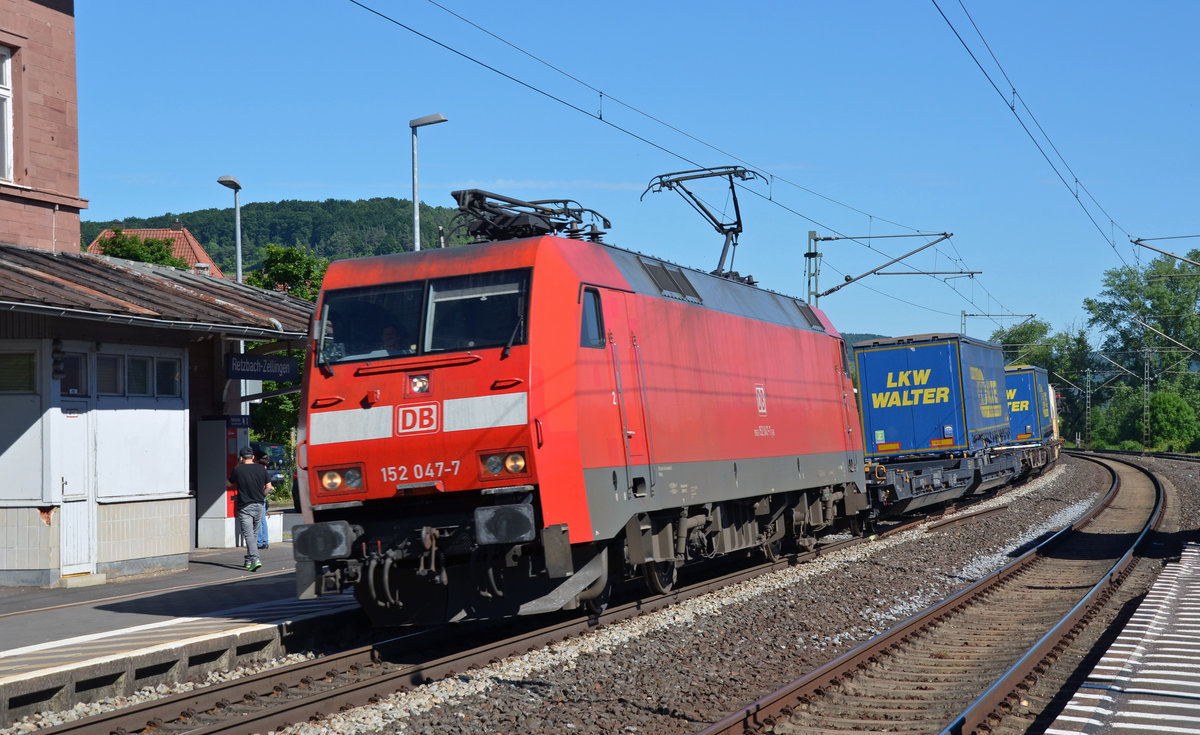 152 047 führte am 11.06.17 einen KLV-Zug durch Retzbach-Zellingen Richtung Gemünden.