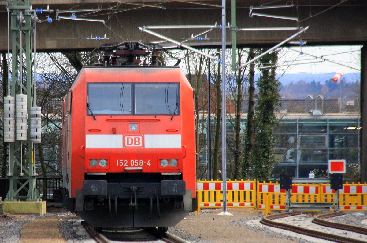 152 058-4,185 164-1 und 139 554-0 alle drei von DB stehen auf neuen Abstellgleis in Aachen-West am 1.1.2014.