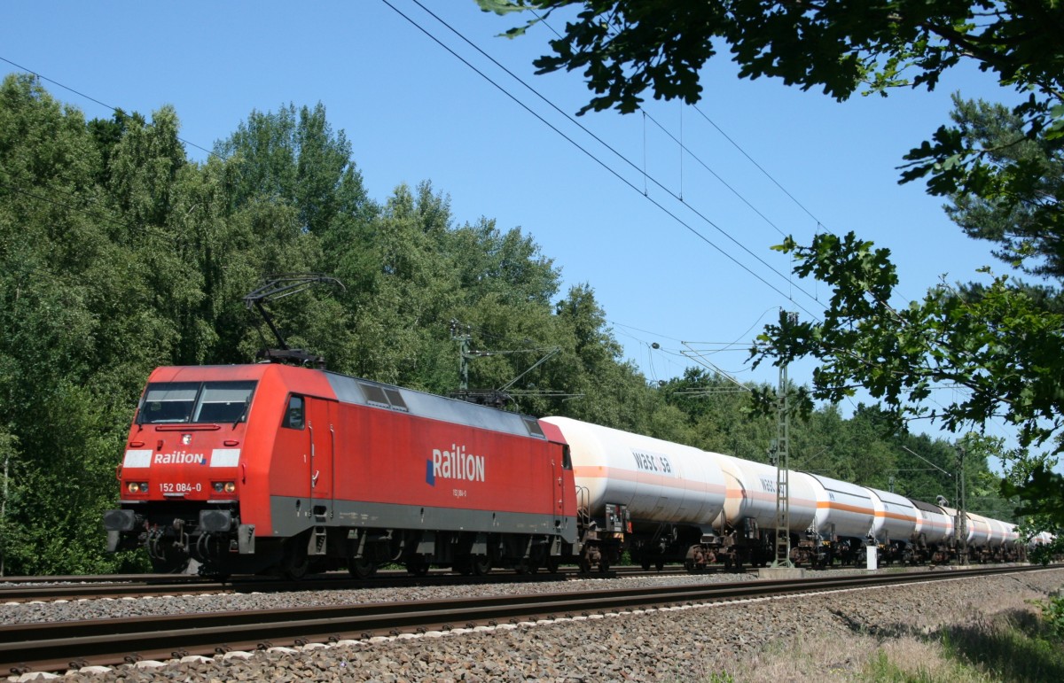 152 084 mit CFN 62275 (Brunsbttel–Baalberge) am 24.06.2009 zwischen Lauenbrck und Scheeel
