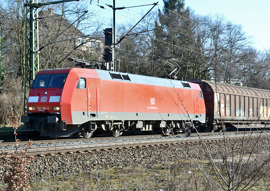 152 100-4 vor gem. Güterzug durch Oberkassel - 16.02.2016
