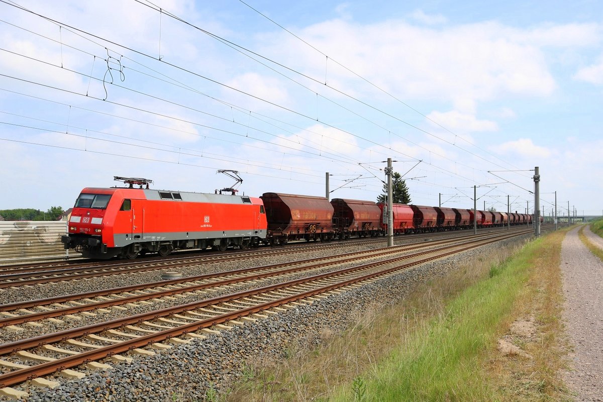 152 115-2 als Gz fährt bei Benndorf auf der Bahnstrecke Magdeburg–Leipzig (KBS 340) in Richtung Halle (Saale). [25.5.2017 - 14:21 Uhr]