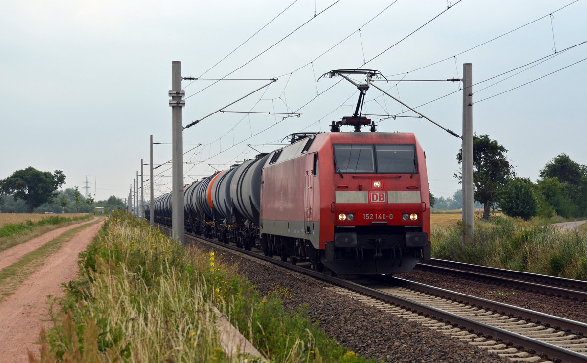 152 140 führte am 08.07.17 ihren Kesselwagenzug durch Rodleben Richtung Magdeburg.