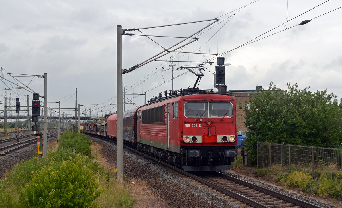 155 206 führte am 24.06.18 einen gemischten Güterzug auf dem Gegengleis durch Bitterfeld Richtung Halle/Leipzig.
