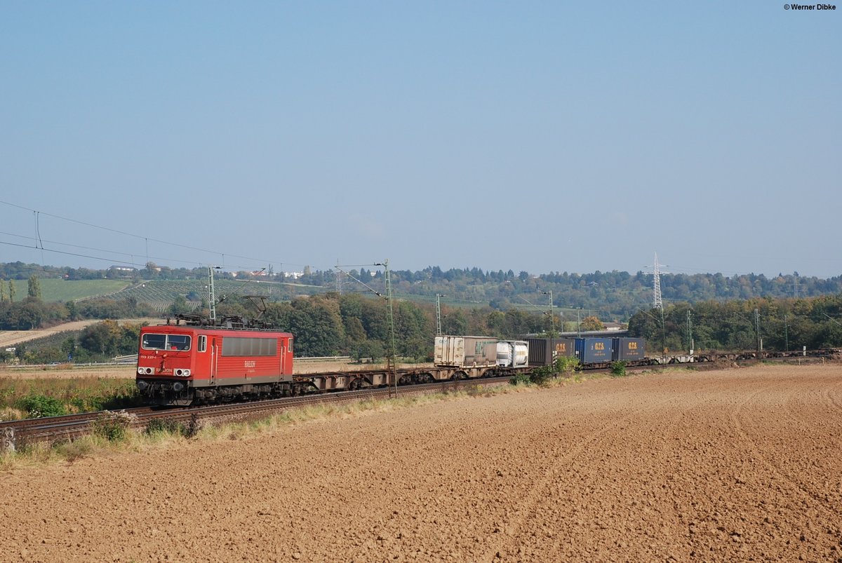 155 237 mit Containerzug bei Niederwalluf/Rheingau - 07.10.2007