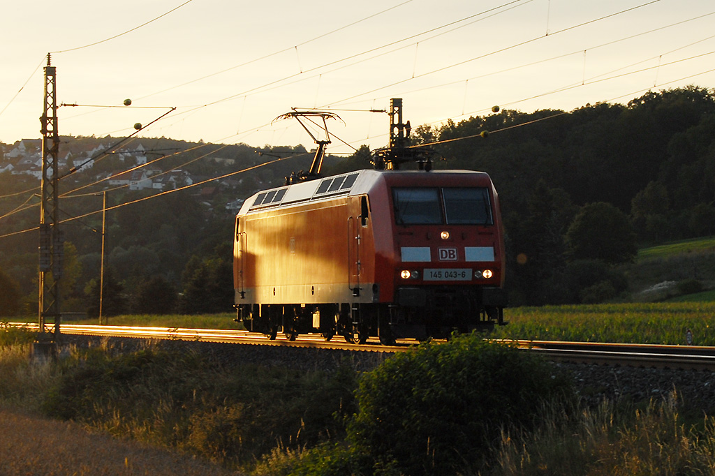 17.07.2017 Streckenabschnitt Uhingen 145 043-8, solo und vom letzten Licht des Tages geküsst